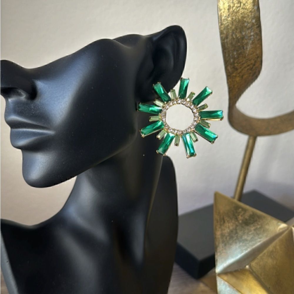 Statement stud earrings A112 - Picture 3 of 3